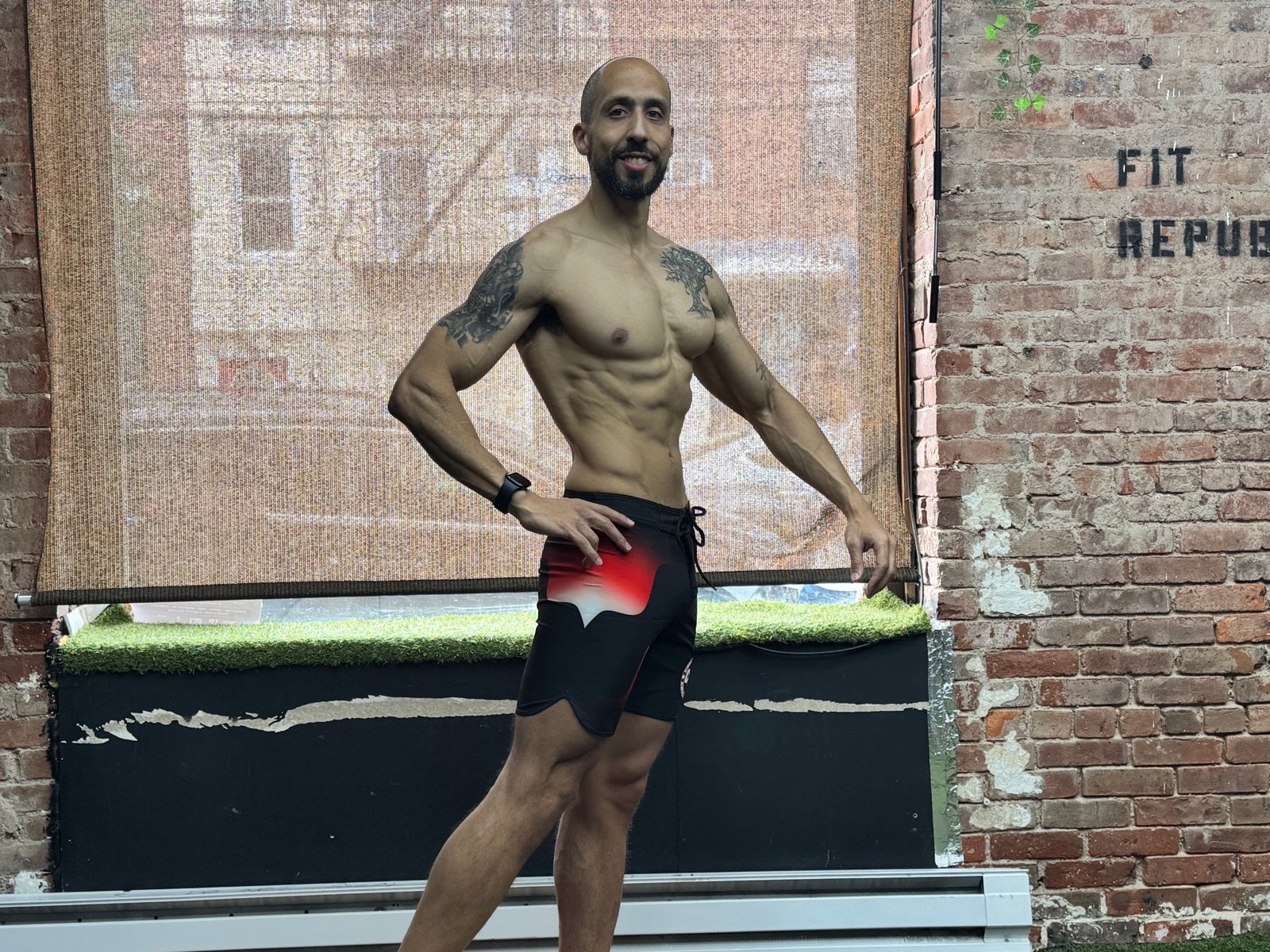 Vinnie Rodriguez practicing his posing routine